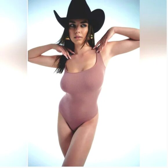 SKIMS I COTTON RIBBED BODYSUIT I ROSE CLAY I M - Picture 1 of 6
